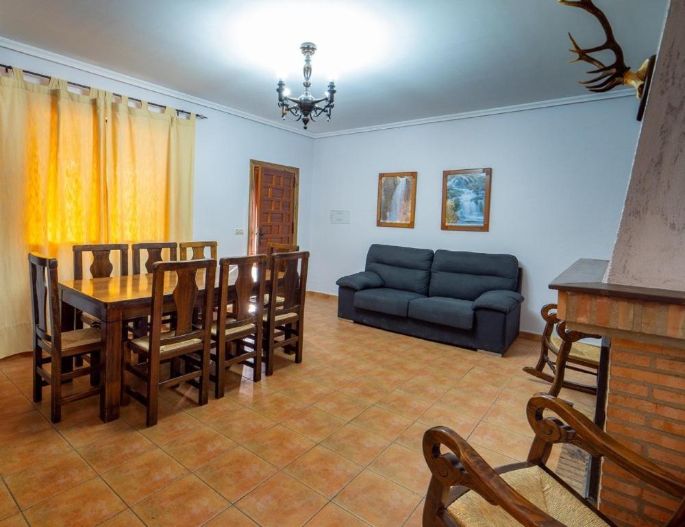 Casas Rurales Ramirez 오사 데 몬티엘 외부 사진